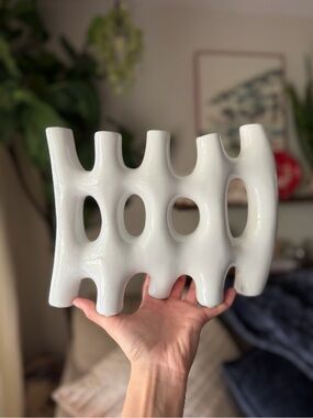 VTG Postmodern White Ceramic Biomorphic Ikebana Vase Sculptural Openwork Pottery